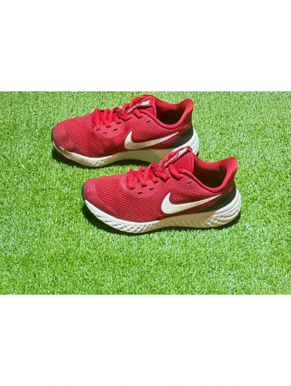 Nike Revolution 5 – Size 4.5Y